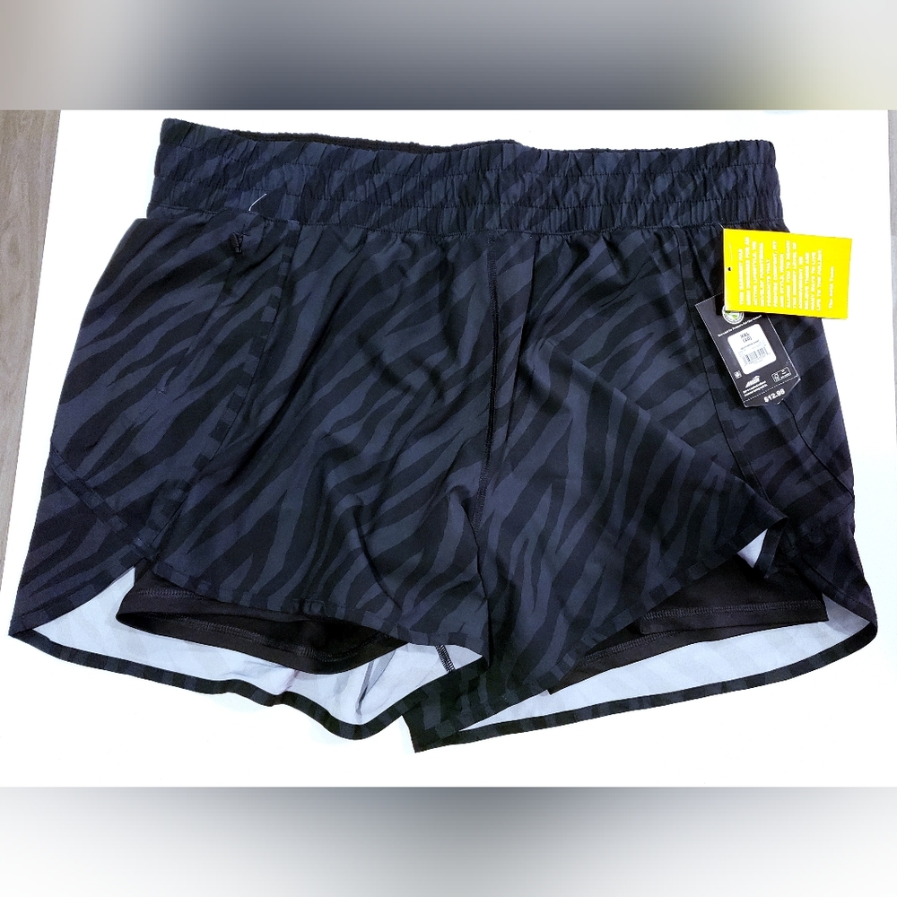 Avia Women's Shorts XXL NEW